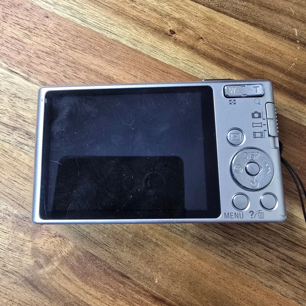 Sony CyberShot DSC-W730 Digital Camera Silver 16.1MP 8x Zoom Digicam Bundle WORK